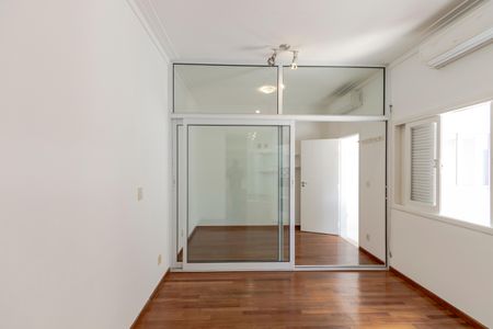 Casa à venda com 230m², 3 quartos e 2 vagas Casa à venda com 230m², 3 quartos e 2 vagasSuíte 1