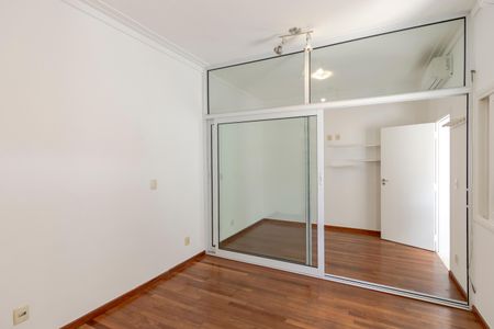 Casa à venda com 230m², 3 quartos e 2 vagas Casa à venda com 230m², 3 quartos e 2 vagasSuíte 1