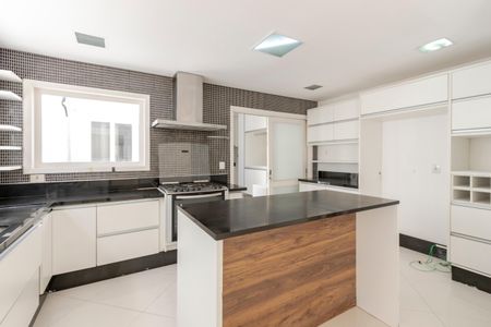 Casa à venda com 230m², 3 quartos e 2 vagas Casa à venda com 230m², 3 quartos e 2 vagasCozinha