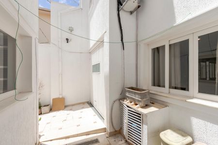Casa à venda com 230m², 3 quartos e 2 vagas Casa à venda com 230m², 3 quartos e 2 vagasQuintal