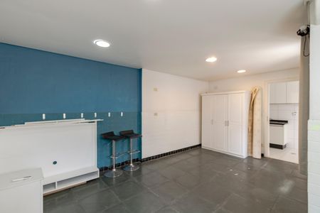 Casa à venda com 230m², 3 quartos e 2 vagas Casa à venda com 230m², 3 quartos e 2 vagasQuarto de Serviço