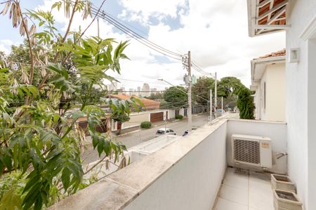 Casa à venda com 230m², 3 quartos e 2 vagas Casa à venda com 230m², 3 quartos e 2 vagasVaranda da Suíte 3