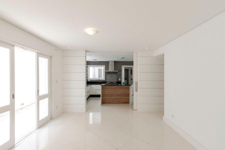 Casa à venda com 230m², 3 quartos e 2 vagas Casa à venda com 230m², 3 quartos e 2 vagasSala