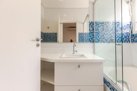 Casa à venda com 230m², 3 quartos e 2 vagas Casa à venda com 230m², 3 quartos e 2 vagasBanheiro da Suíte 2