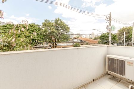 Casa à venda com 230m², 3 quartos e 2 vagas Casa à venda com 230m², 3 quartos e 2 vagasVaranda da Suíte 3