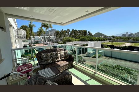 Apartamento à venda com 181m², 3 quartos e 2 vagasVaranda