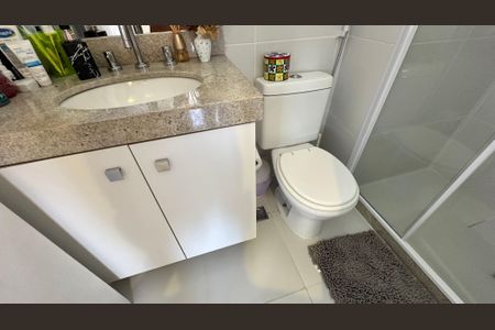 Apartamento à venda com 181m², 3 quartos e 2 vagasBanheiro Social