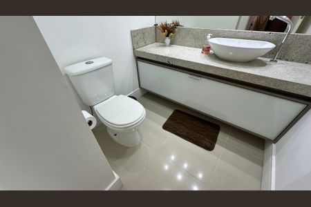 Apartamento à venda com 181m², 3 quartos e 2 vagasBanheiro 2