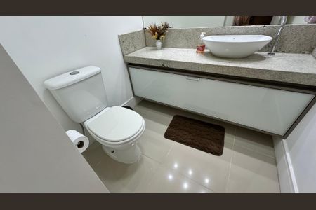 Apartamento à venda com 181m², 3 quartos e 2 vagasBanheiro 2