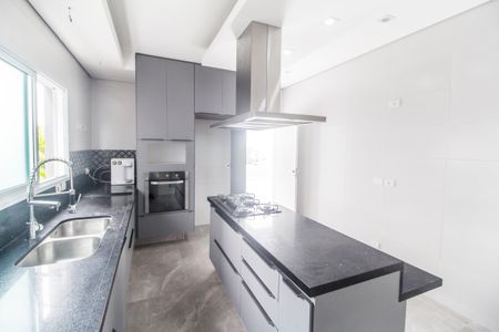 Casa de condomínio à venda com 570m², 4 quartos e 4 vagasCozinha