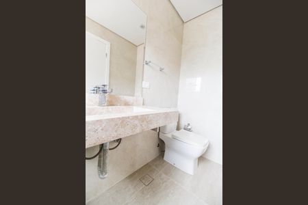 Casa de condomínio à venda com 570m², 4 quartos e 4 vagasBanheiro da Suíte 3