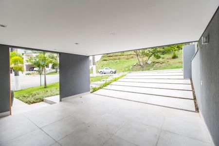 Casa de condomínio à venda com 570m², 4 quartos e 4 vagasGaragem