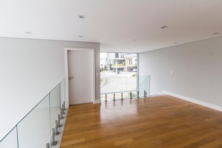 Casa de condomínio à venda com 570m², 4 quartos e 4 vagasSala 2