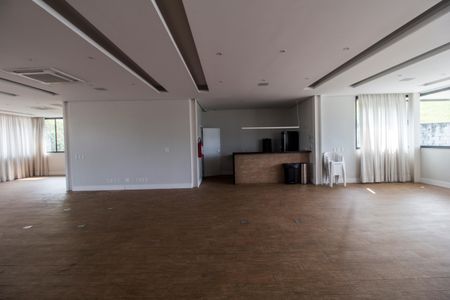 Casa de condomínio à venda com 570m², 4 quartos e 4 vagasÁrea comum - Salão de festas