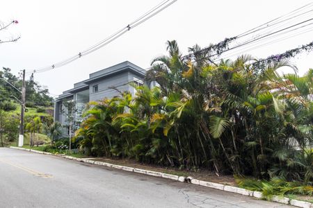 Casa de condomínio à venda com 570m², 4 quartos e 4 vagasVista da Rua
