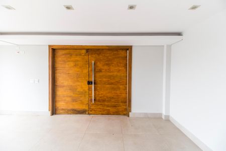 Casa de condomínio à venda com 570m², 4 quartos e 4 vagasEntrada