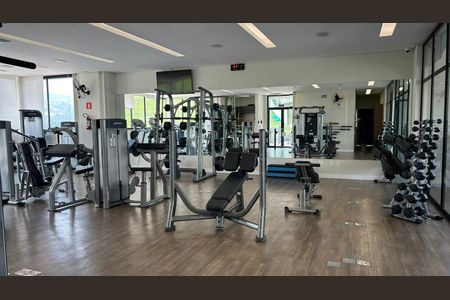 Casa de condomínio à venda com 570m², 4 quartos e 4 vagasAcademia