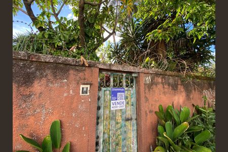 Casa à venda com 1148m², 3 quartos e 4 vagas Casa à venda com 1148m², 3 quartos e 4 vagasPlaca instalada