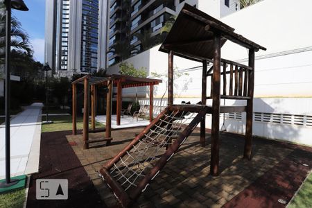 Apartamento para alugar com 200m², 3 quartos e 3 vagas Apartamento para alugar com 200m², 3 quartos e 3 vagasÁrea comum - Playground