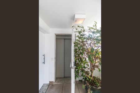 Apartamento para alugar com 200m², 3 quartos e 3 vagas Apartamento para alugar com 200m², 3 quartos e 3 vagasEntrada