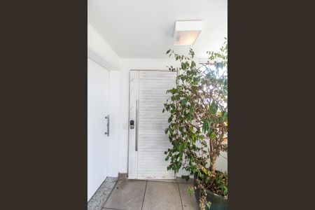 Apartamento para alugar com 200m², 3 quartos e 3 vagas Apartamento para alugar com 200m², 3 quartos e 3 vagasEntrada