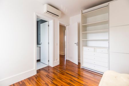 Apartamento para alugar com 200m², 3 quartos e 3 vagas Apartamento para alugar com 200m², 3 quartos e 3 vagasSuíte 3