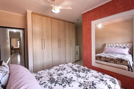 Casa à venda com 230m², 4 quartos e 2 vagasSuite 1