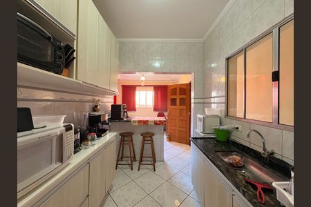 Casa à venda com 230m², 4 quartos e 2 vagasCozinha casa 2