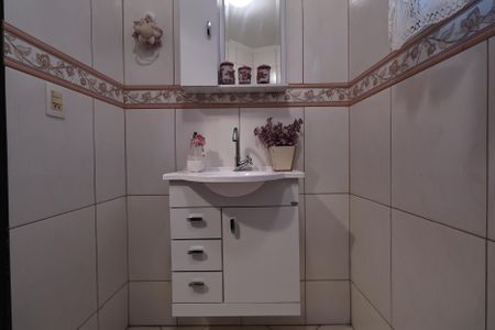 Casa à venda com 230m², 4 quartos e 2 vagasLavabo