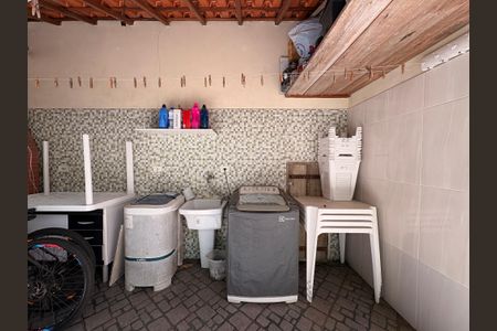 Casa à venda com 230m², 4 quartos e 2 vagasLavanderia/ área gourmet 