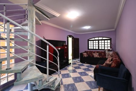 Casa à venda com 230m², 4 quartos e 2 vagasSala