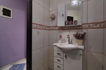 Casa à venda com 230m², 4 quartos e 2 vagasLavabo