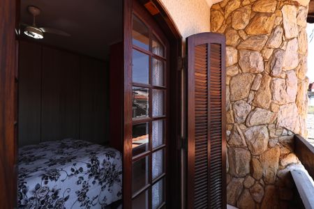 Casa à venda com 230m², 4 quartos e 2 vagasSacada suite 1