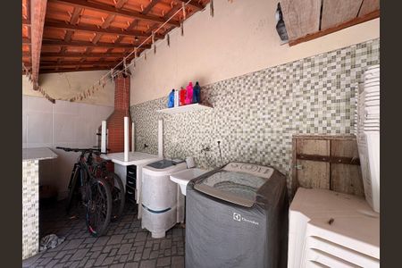 Casa à venda com 230m², 4 quartos e 2 vagasLavanderia/ área gourmet 