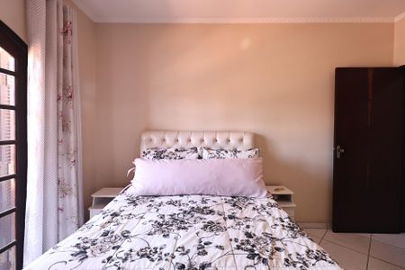 Casa à venda com 230m², 4 quartos e 2 vagasSuite 1