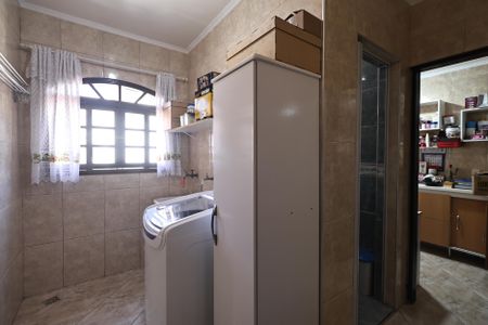 Casa à venda com 230m², 4 quartos e 2 vagasLavanderia