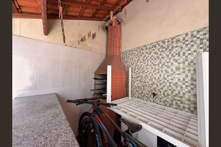 Casa à venda com 230m², 4 quartos e 2 vagasLavanderia/ área gourmet 