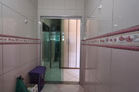 Casa à venda com 230m², 4 quartos e 2 vagasBanheiro da Suíte 2