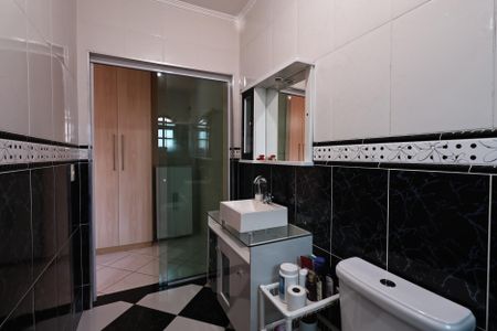 Casa à venda com 230m², 4 quartos e 2 vagasBanheiro da Suíte 1