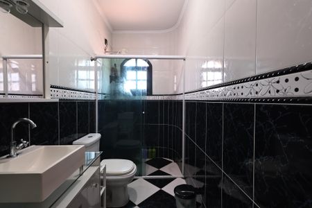 Casa à venda com 230m², 4 quartos e 2 vagasBanheiro da suíte 1 