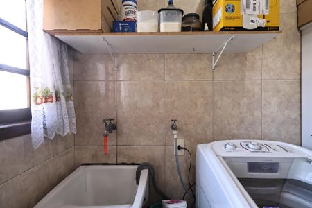 Casa à venda com 230m², 4 quartos e 2 vagasLavanderia