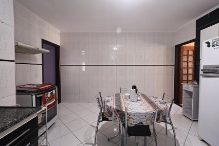 Casa à venda com 230m², 4 quartos e 2 vagasCozinha