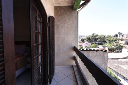 Casa à venda com 230m², 4 quartos e 2 vagasSacada da suíte 2