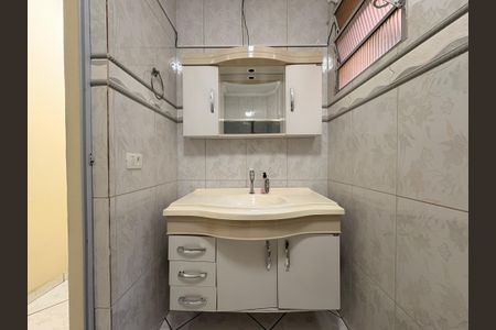 Casa à venda com 230m², 4 quartos e 2 vagasBanheiro casa 2