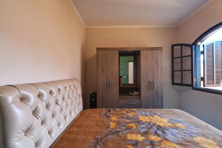 Casa à venda com 230m², 4 quartos e 2 vagasSuite 3