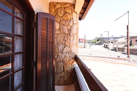 Casa à venda com 230m², 4 quartos e 2 vagasSacada suite 1