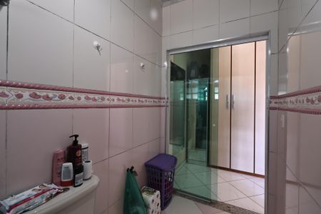 Casa à venda com 230m², 4 quartos e 2 vagasBanheiro da Suíte 2