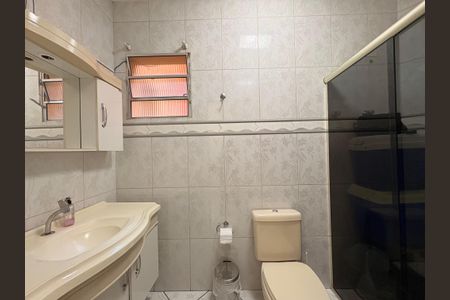 Casa à venda com 230m², 4 quartos e 2 vagasBanheiro casa 2