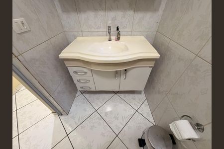 Casa à venda com 230m², 4 quartos e 2 vagasBanheiro casa 2