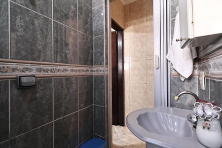 Casa à venda com 230m², 4 quartos e 2 vagasBanheiro de serviço